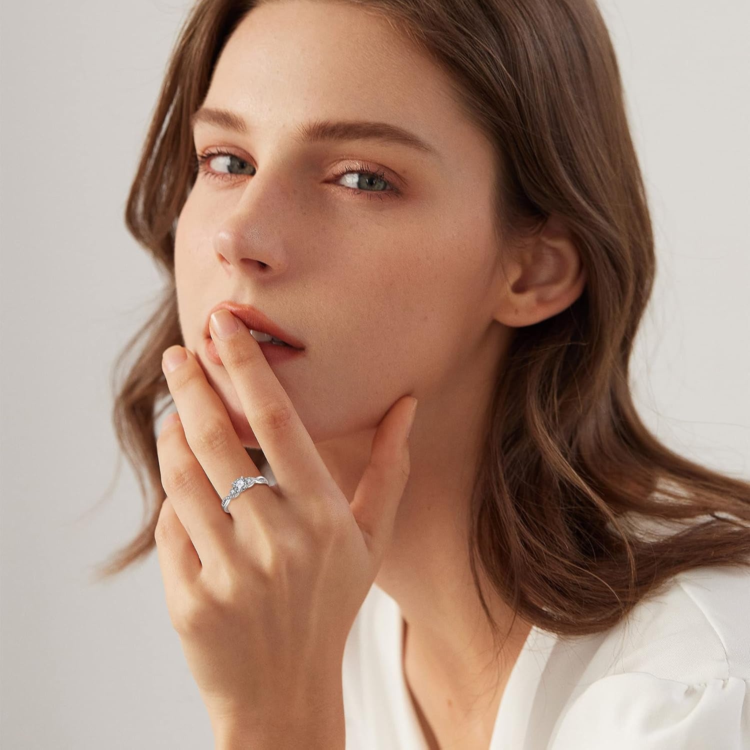 Engagement Ring for Women 18K White Gold Plated 925 Sterling Silver Promise Ring Anniversary Wedding Proposal Ring Eternity Ring for Her